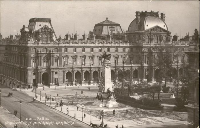 Paris Le Louvre le Monument Gambetta