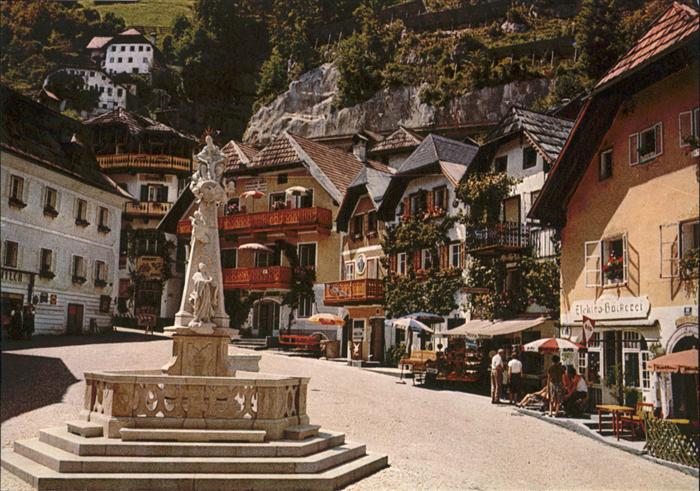 Hallstatt Austria Marktplatz Brunnen