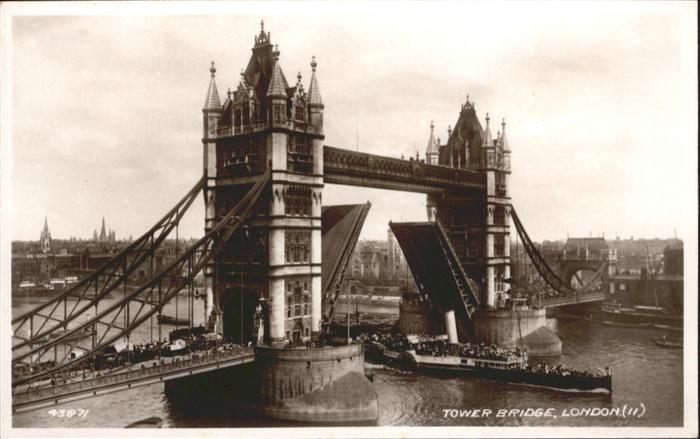 London Tower Bridge Schiff