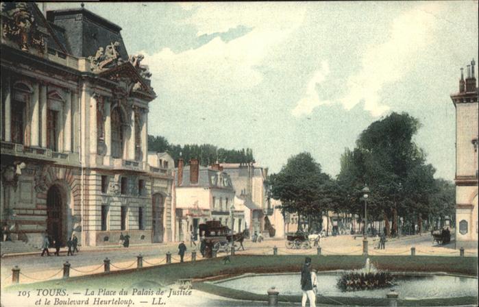 Tours Indre-et-Loire Place Palais Justice Kutsche Brunnen