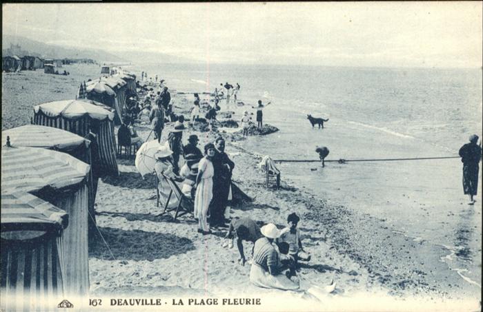 Deauville-sur-Mer Plage Fleurie Hund