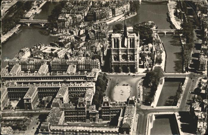 Paris Fliegeraufnahme Eglise Notre Dame