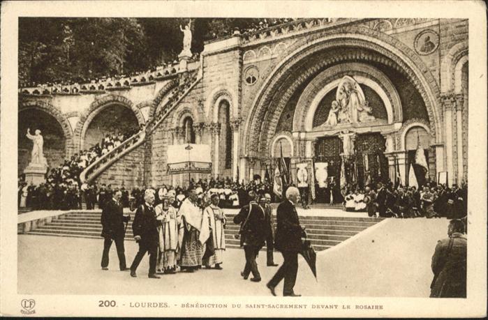 Lourdes Hautes Pyrenees Saint Sacrement