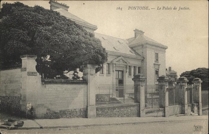 Pontoise  Val-d Oise Palais de Justice