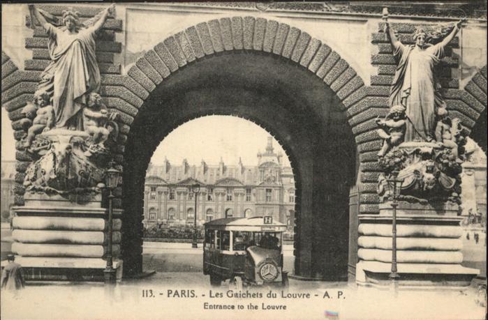 Paris Gaichets du Louvres