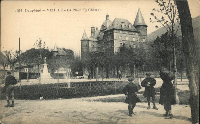 Vizille Place du Chateau