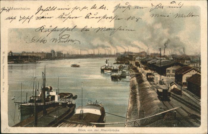 Mannheim Blick von der Rheinbruecke Schiffe