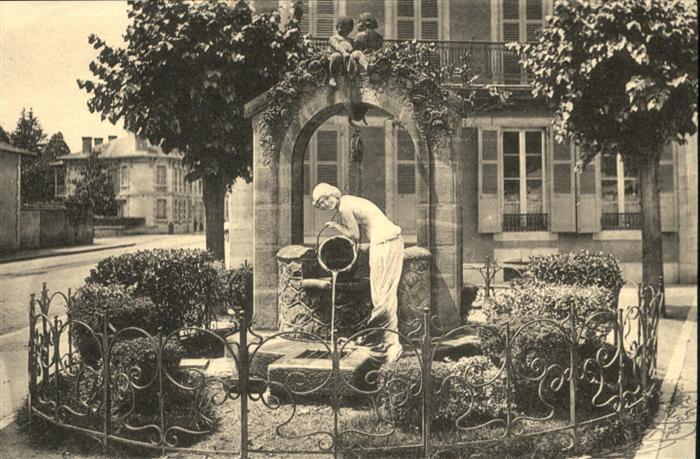 Pau 64 La Femme Puits