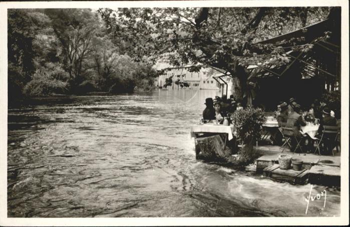 Fontaine-de-Vaucluse Fontaine