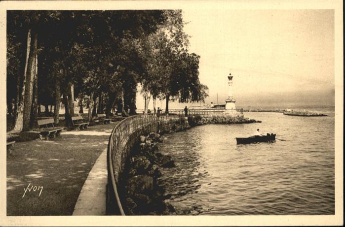 Evian-les-Bains Haute Savoie Jetee Promenade Boot