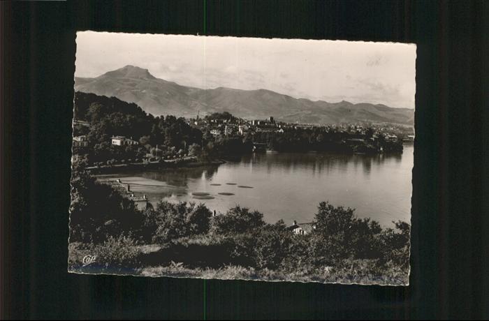 Hendaye Pyrenees Atlantiques Frontière Franco-Espagnole
Vue general