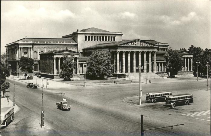 Budapest Muzeum Bus