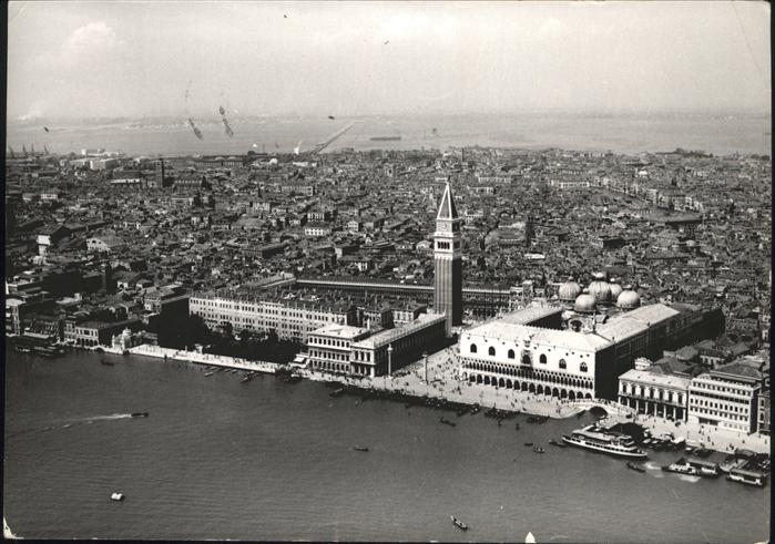 Venezia Venedig Fliegeraufnahme Schiff