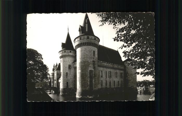 Sully-sur-Loire Chateau feodal