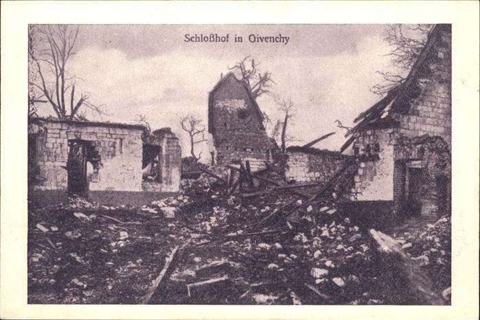 Givenchy-le-Noble Schlosshof