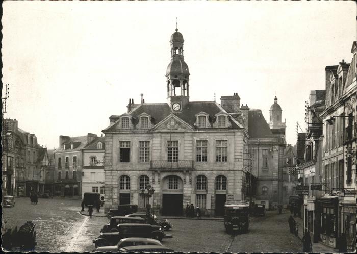 Auray Place de la Republique Mairie