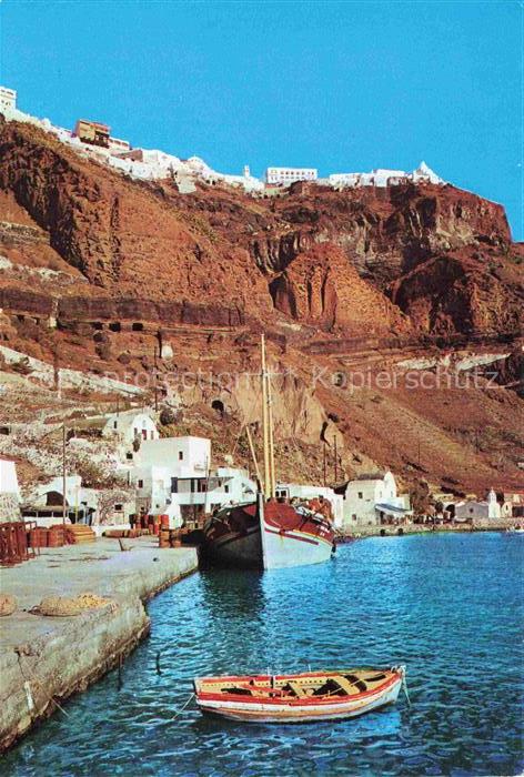 Fira Hafen und Ansicht von Fira