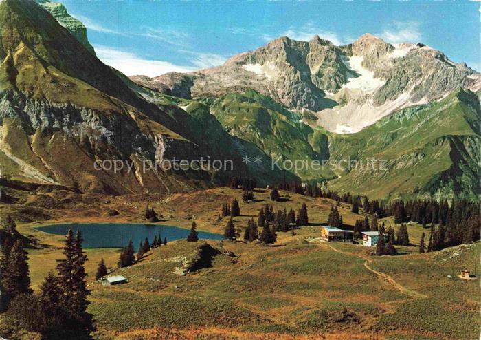 Koerbersee Schroecken Vorarlberg AT mit Hotel und Braunarlspitze
