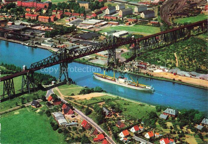 Rendsburg Schleswig-Holstein Hochbruecke ueber den Nord Ostsee Kanal mit Schwebe