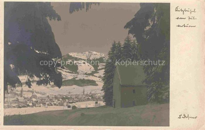 Kitzbuehel Tirol AT Kapelle Winterlandschaft Fichten Schnee Stadtansicht