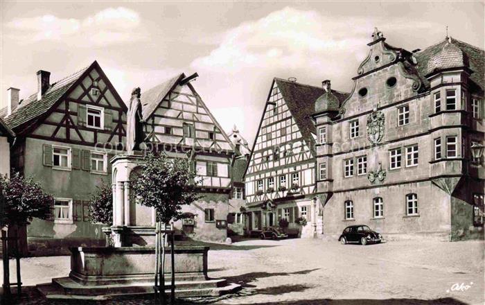 Wolframs-Eschenbach Marktplatz Fachwerk Rathaus Brunnen Skulptur VW-Kaefer