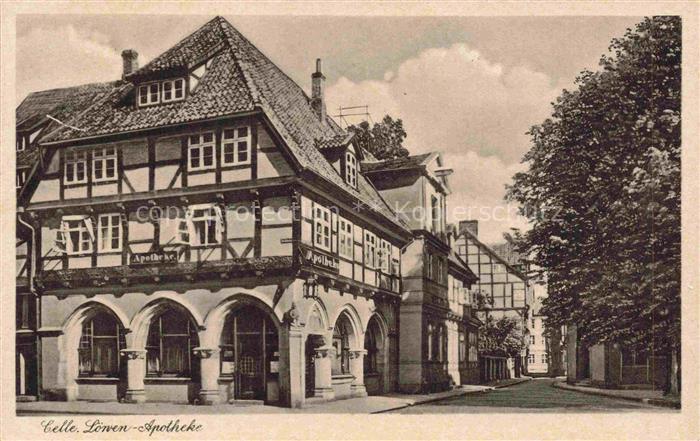CELLE  Niedersachsen Loewen-Apotheke Fachwerk Arkaden Renaissance Altstadt Baeum