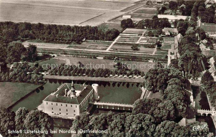 Luetetsburg NORDEN Ostfriesland Niedersachsen Schloss Wassergraben Schlossgarten
