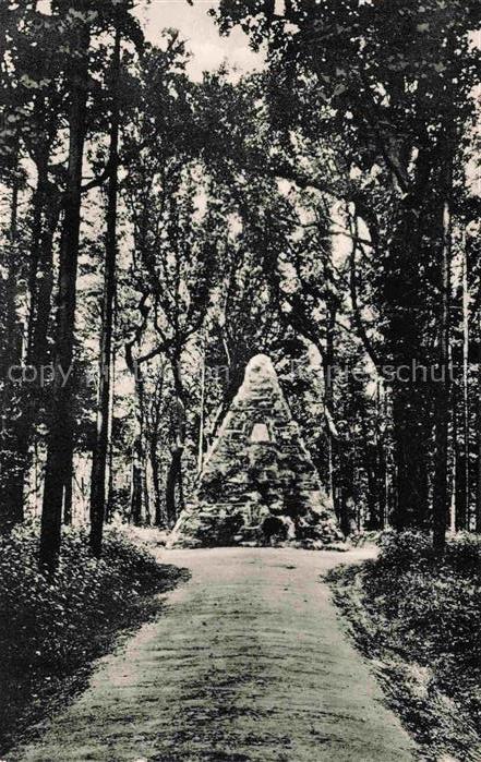 Aurich Ostfriesland Upstalsboom Eiche Friesischer-Versammlungsplatz Parkanlage B