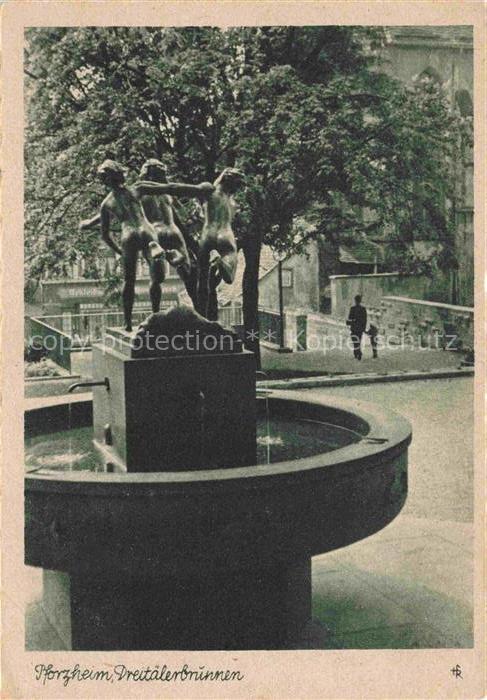 PFORZHEIM BW Dreilaeuferbrunnen Brunnen Figuren Park Passanten Promenade