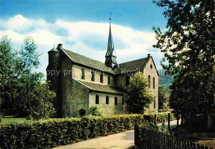 Kemnade Bodenwerder Niedersachsen Klosterkirche Kirche romanisch Turm Hecke Baeu