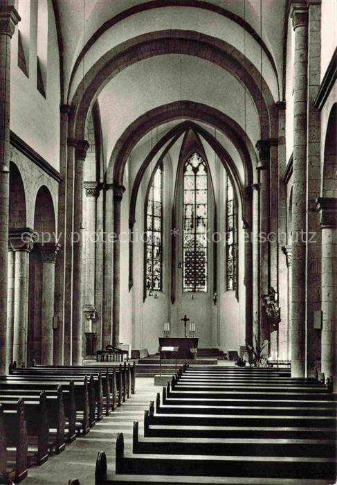 Knechtsteden Dormagen NRW Abteikirche Kircheninnenraum Boegen Saeulen Buntglasfe