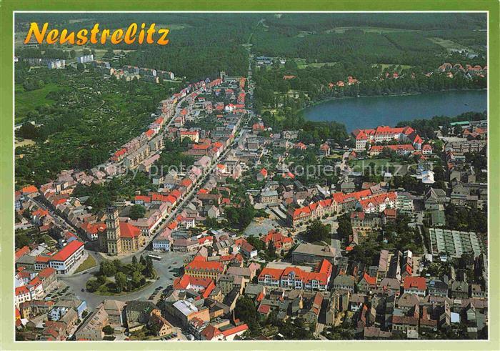 Neustrelitz Mecklenburg-Vorpommern Stadtpanorama Marktplatz Kirche See Haeuser S
