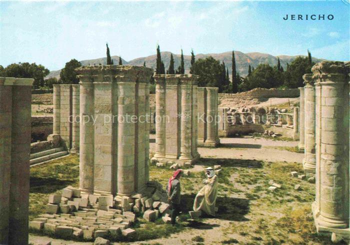 Jericho  Israel Hisham-Palast Saeulen Ruinen Omayyaden Ausgrabungen Berge arabis