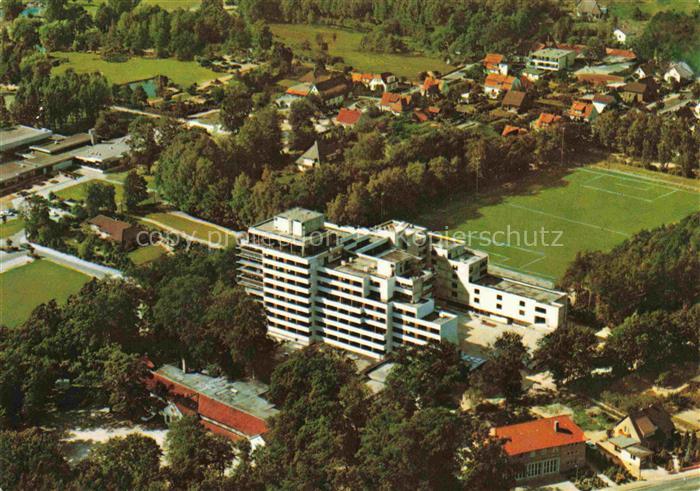Bad Bevensen UELZEN Niedersachsen Luftbild Kurhotel Hochhaus Sportplatz Baeume W