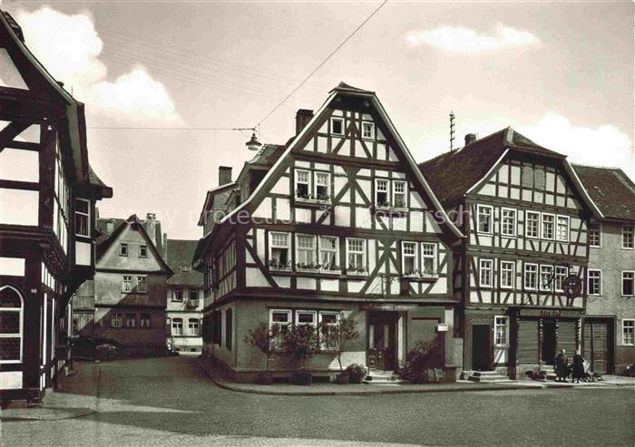 Schotten Vogelsbergkreis Hessen Kirchstrasse Fachwerkhaeuser Marktplatz Pflaster