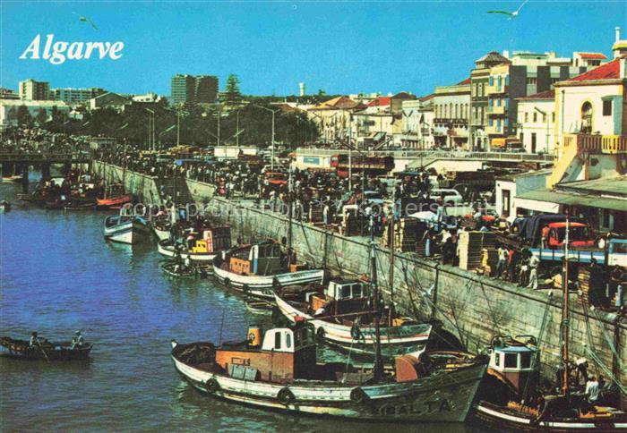 Portimao PT Hafen Fischerboote Kai Fischermarkt Stadtansicht Boote