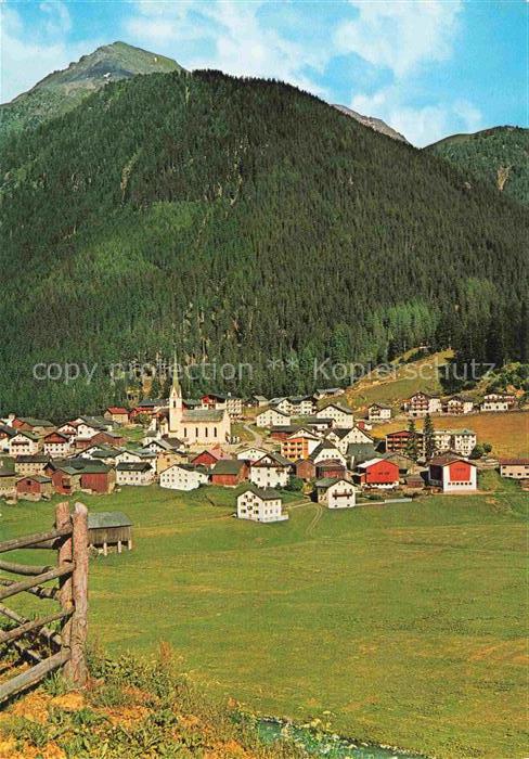 Ischgl 1377m Paznauntal Tirol AT Bergtal Stadtansicht Kirche Wiesen Berge Paznau