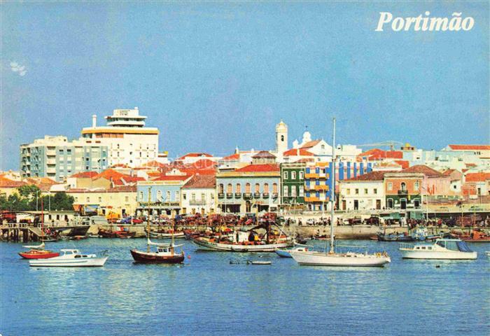 Portimao PT Hafen Boote Segelboote Stadtansicht Kirche Farbhaeuser