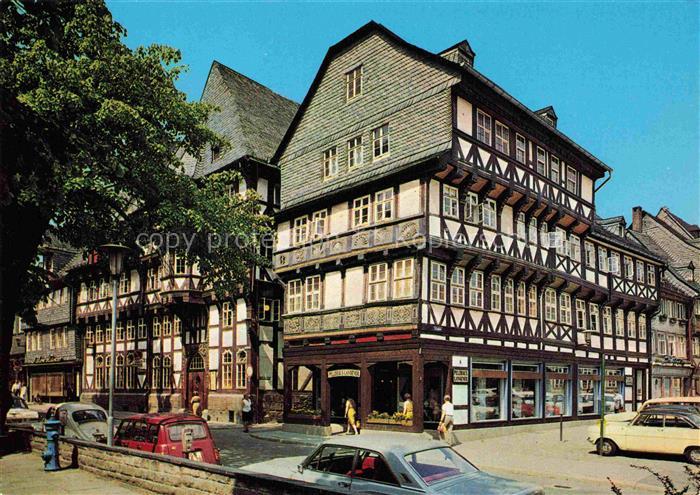 GOSLAR Harz Niedersachsen Marktstrasse Fachwerkhaeuser Altstadt Autos Strassensz