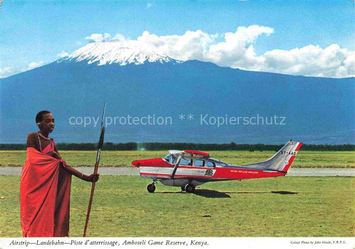 Amboseli Game Reserve Kenya Airstrip Flugzeug Massai Kilimandscharo Savanne Wild