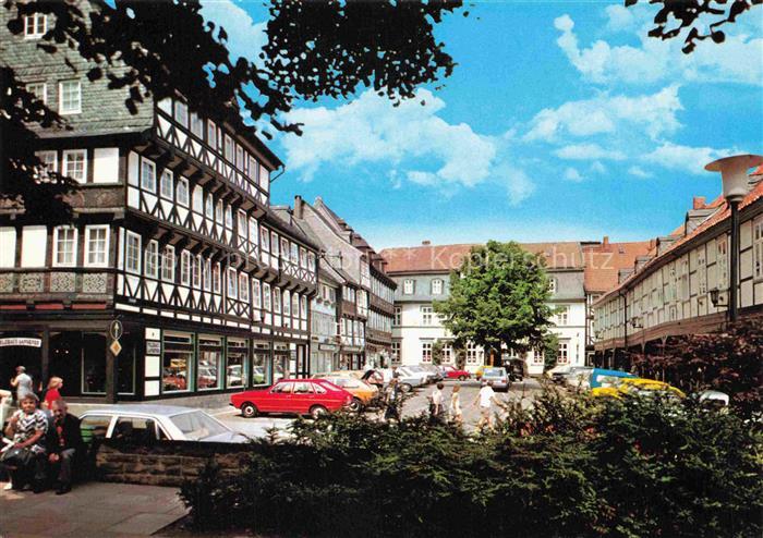 GOSLAR Harz Niedersachsen Schuhhof Fachwerkhaeuser Strassenszene Autos Geschaeft