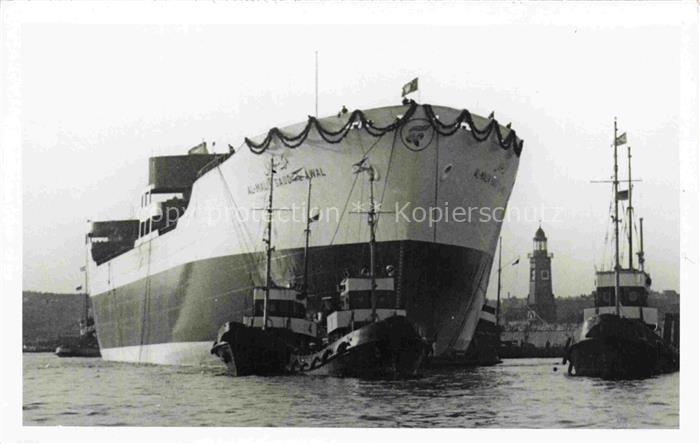 Schiffe Ships Navires Landungsbruecken Hamburg Hafen