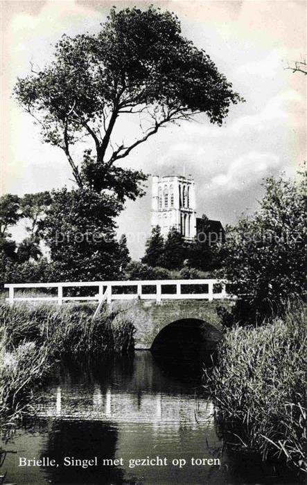 Brielle ROTTERDAM Zuid-Holland NL Singel met gezicht op toren
