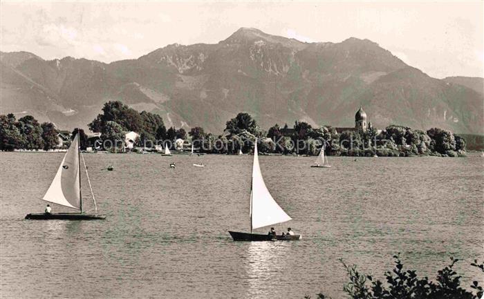 Chiemsee Bayern Fraueninsel mit Hochgern