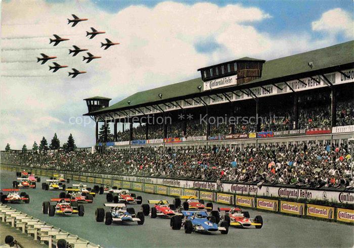 Nuerburgring Autorennstrecke Eifel Adenau Rheinland-Pfalz Start der Rennwagen ue