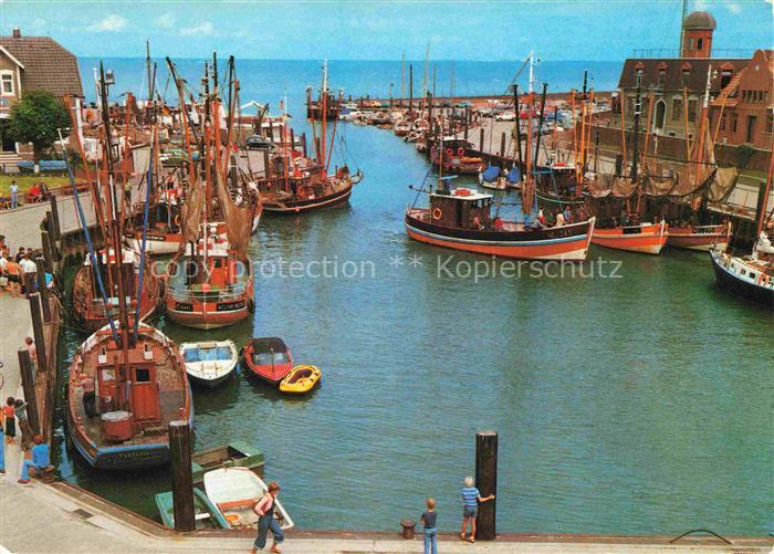 Neuharlingersiel Fischer Hafen