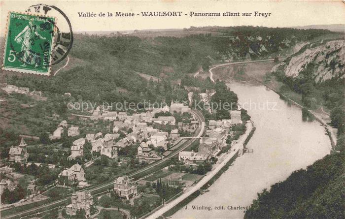 Waulsort-sur-Meuse Namur Belgie Panorama allant sur Freyr