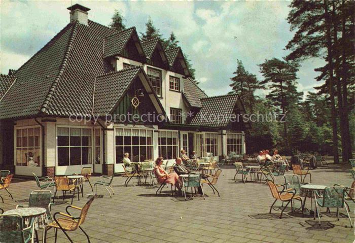 Apeldoorn Gelderland NL Kristalbad Café-Restaurant Terrasse Kiefernwald Besucher