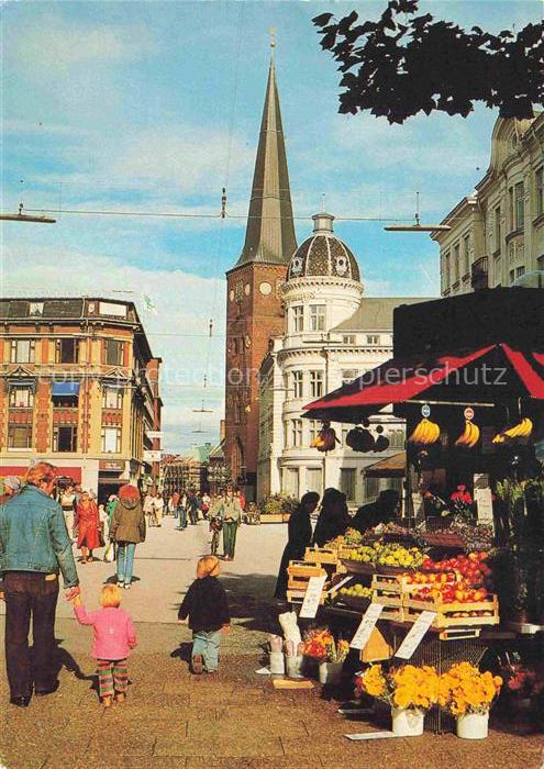 Aarhus Arhus DK Gågaden Fussgaengerzone Marktstand Obsthaendler Kirche Einkaufss