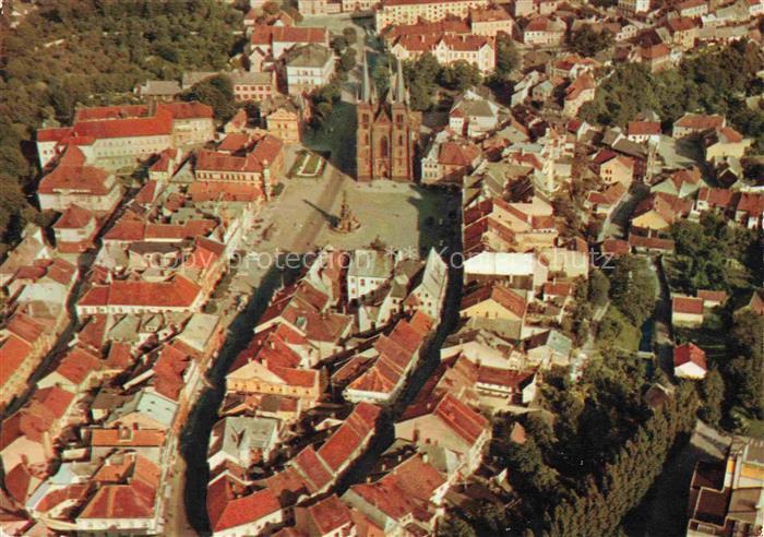 Crudim Chrudim CZ Fliegeraufnahme Altstadt Kirche Marktplatz Daechermeer Platz B